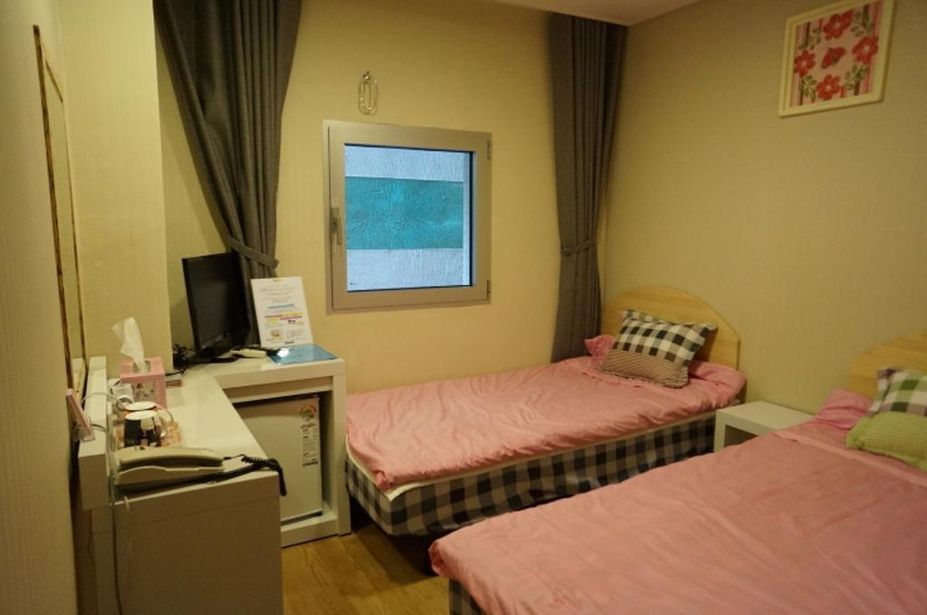 Hotel Click Myeongdong 2*