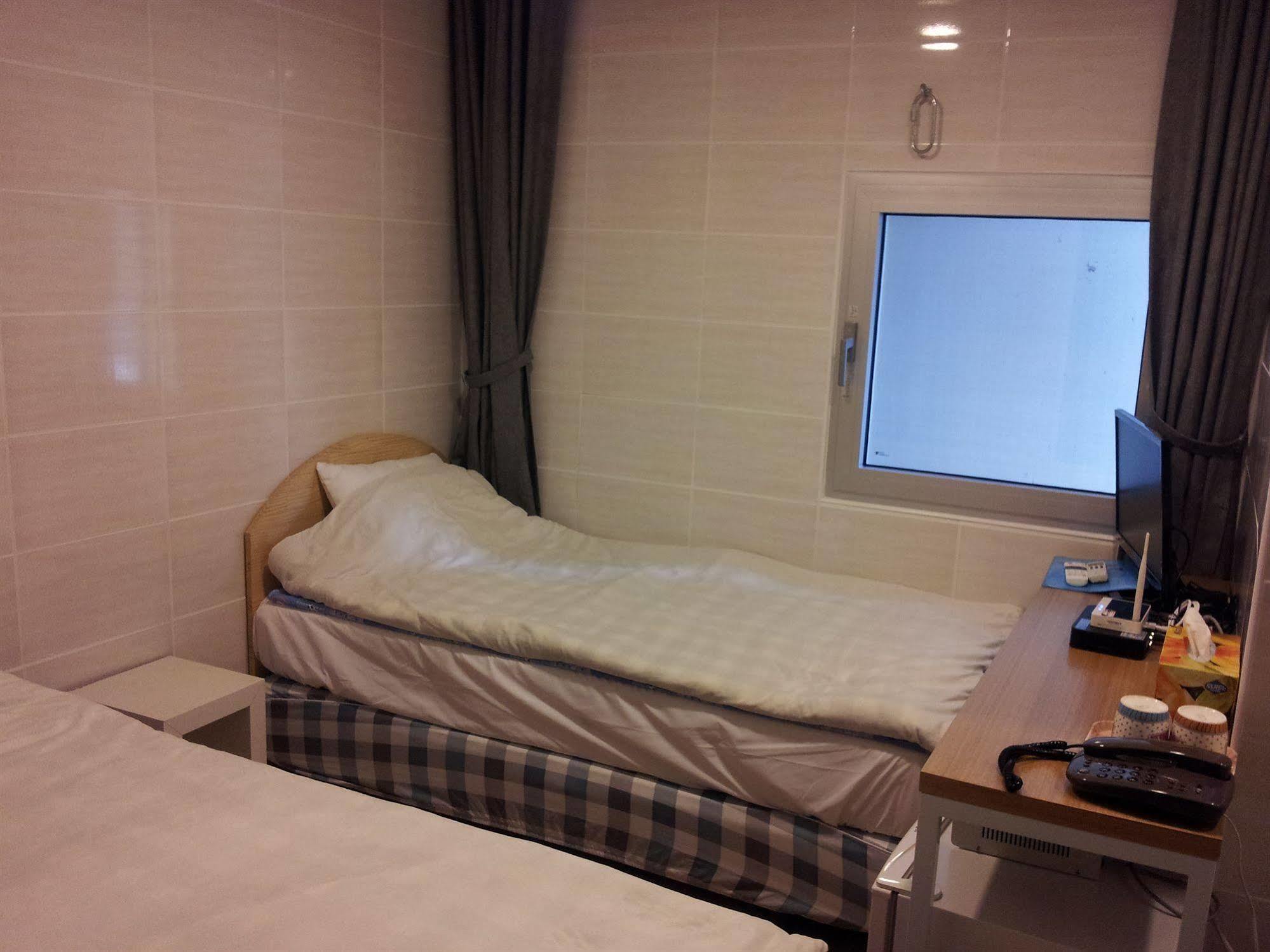 Hotel Click Myeongdong 2*